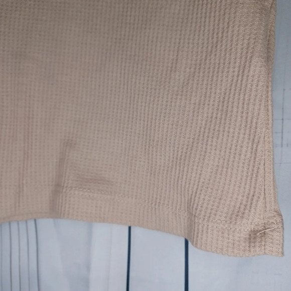 SO ribbed cropped juniors short sleeve V-neck with lace trim top NWT - Picture 6 of 9